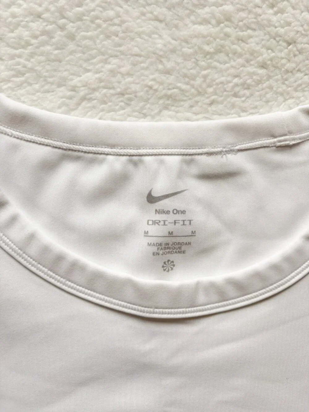 Nike One Dri-FIT Cropped Tee White M Fitted Athletic Top Workout Shirt